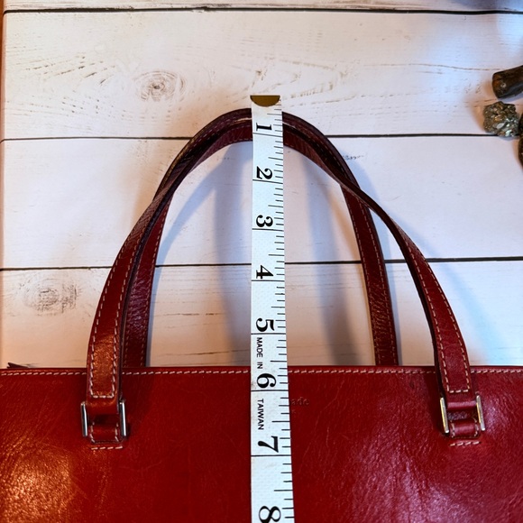 Kate Spade | Vintage Red All Leather Tote, Made in Itay - Picture 16 of 16